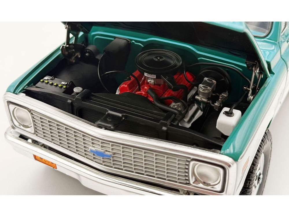 1972 Chevrolet Blazer K/5 "Route 66 100th Anniversary" Green and White with Black Stripes Limited Edition 1/18 Diecast Model Car by ACME view 3