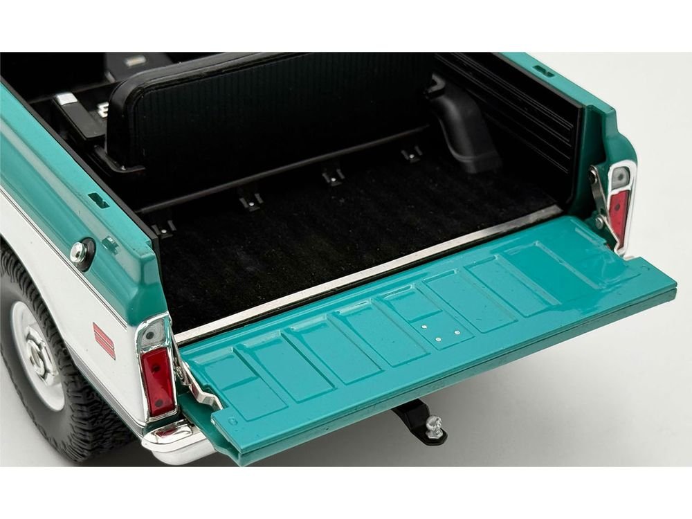 1972 Chevrolet Blazer K/5 "Route 66 100th Anniversary" Green and White with Black Stripes Limited Edition 1/18 Diecast Model Car by ACME view 5