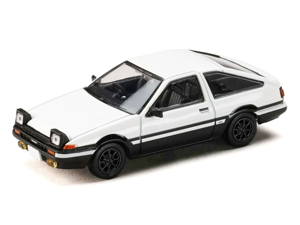 Toyota Sprinter Trueno (AE86) RHD (Right Hand Drive) White with Black Stripes "Takumi Fujiwara VS Takeshi Nakazato - Initial D" (1995-2013) Manga with Collectible Cards "Diorama Set Series" 1/64 Diecast Model Car by Hobby Japan view 2