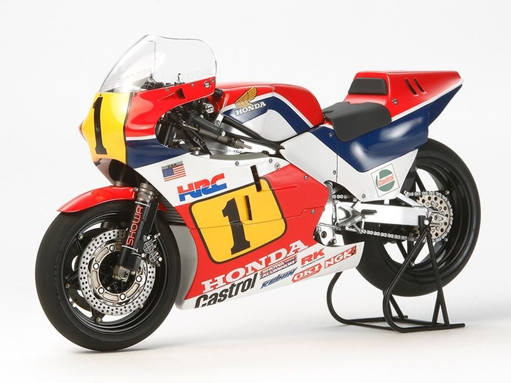 Model Kit Honda NSR500 Motorcycle "500cc Road Racing World Championship" (1983) 1/12 Scale Model by Tamiya view 2