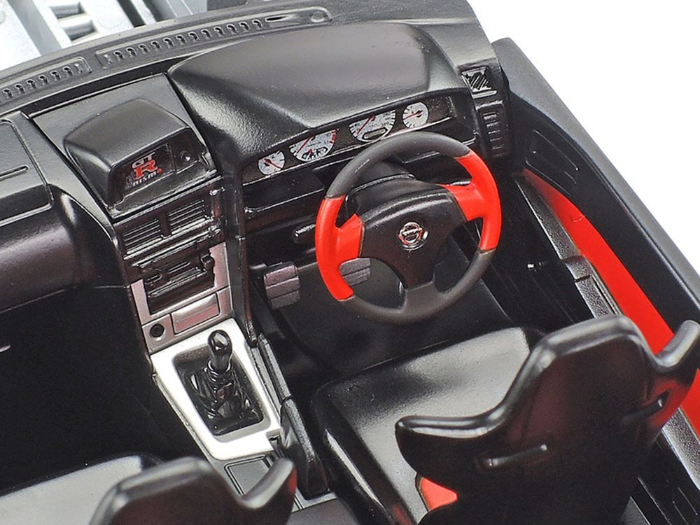 Model Kit Nissan Skyline GT-R (R34) Nismo Z-Tune 1/24 Scale Model by Tamiya view 3