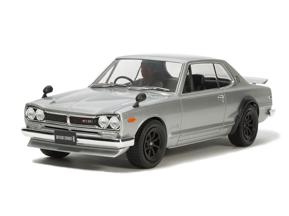 Model Kit Nissan Skyline 2000 GT-R Street-Custom with Figure 1/24 Scale Model by Tamiya view 2