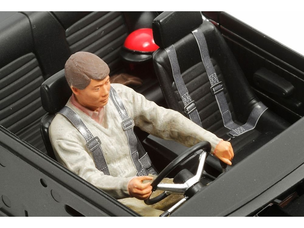 Model Kit Nissan Skyline 2000 GT-R Street-Custom with Figure 1/24 Scale Model by Tamiya view 3