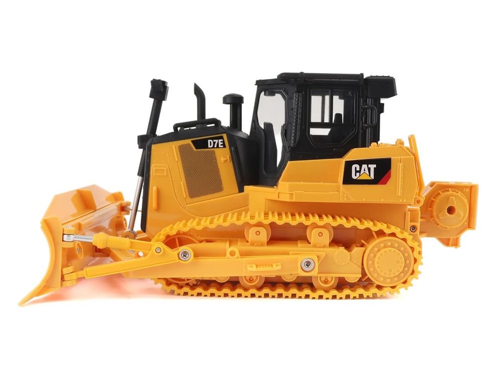 Radio Control CAT Caterpillar D7E Bulldozer Yellow "Construction RC" Series 1/24 Model by Diecast Masters view 2