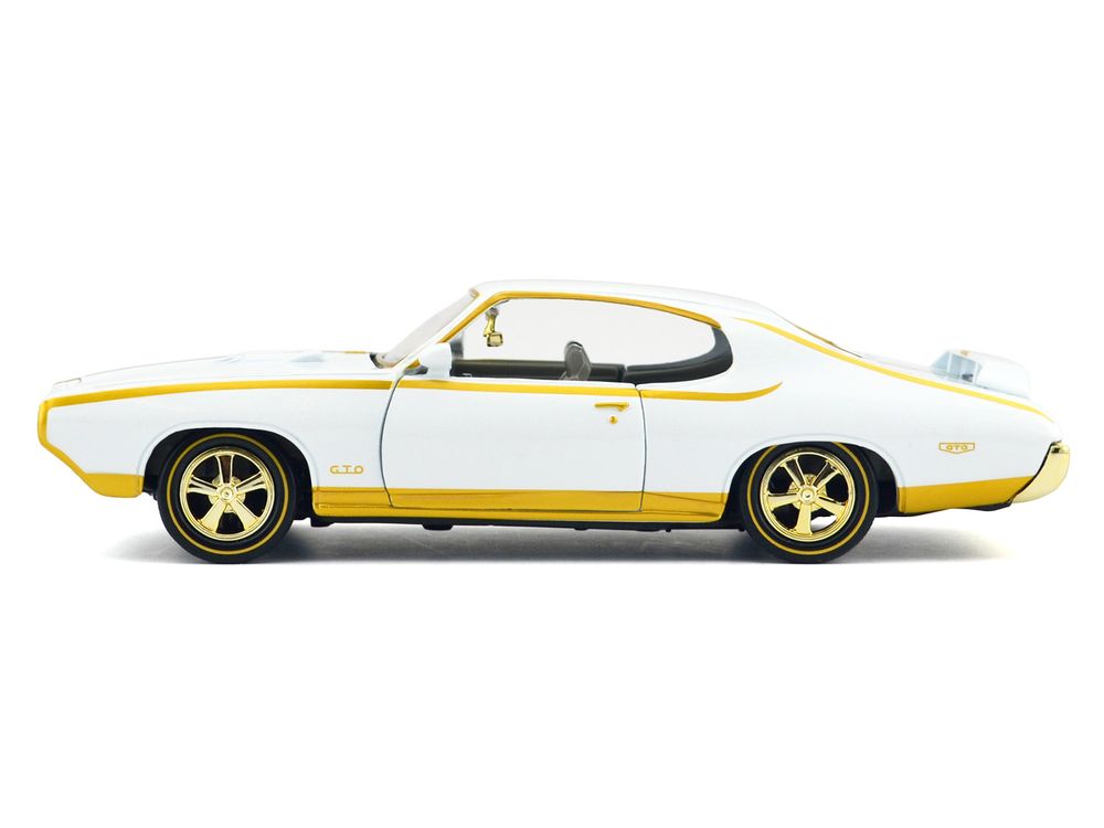1969 Pontiac GTO Judge White Metallic with Gold Stripes "Luxe Legends" Series 1/24 Diecast Model Car by Motormax view 2