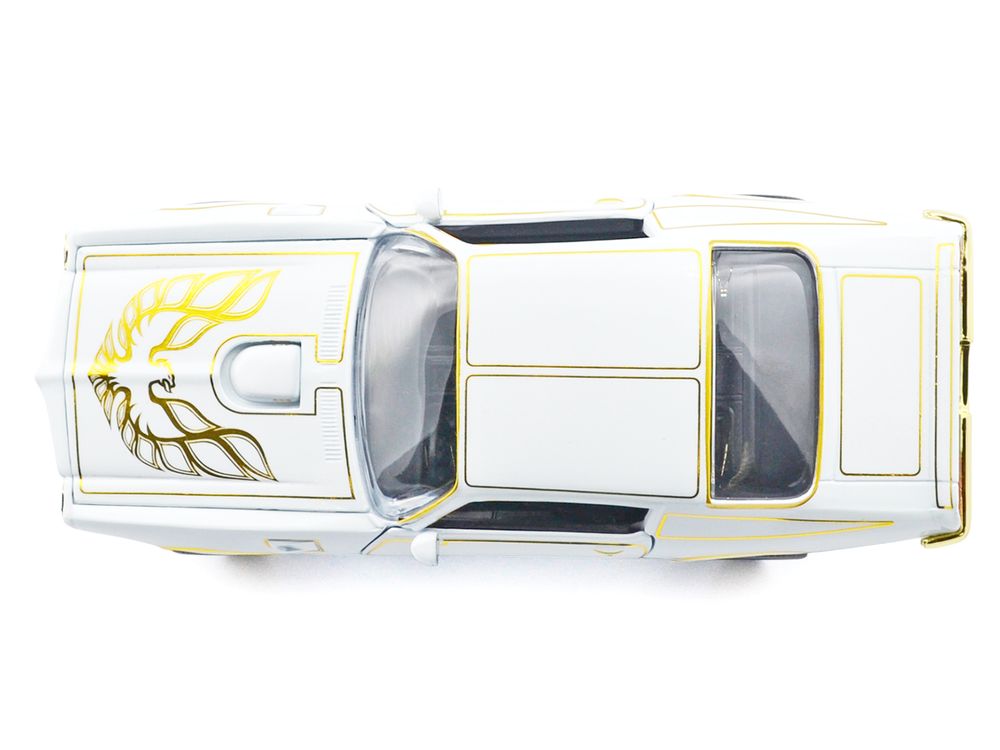 1973 Pontiac Firebird Trans Am White Metallic with Gold Accents "Luxe Legends" Series 1/24 Diecast Model Car by Motormax view 5
