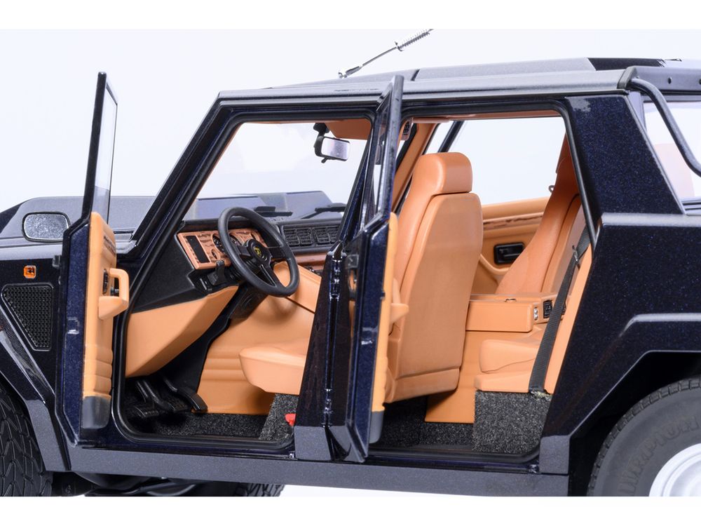 Lamborghini LM002 Blu Acapulco Blue Metallic 1/18 Model Car by Autoart view 5
