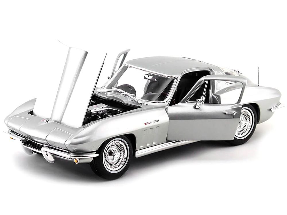 1965 Chevrolet Corvette Silver "Special Edition" 1/18 Diecast Model Car by Maisto view 2