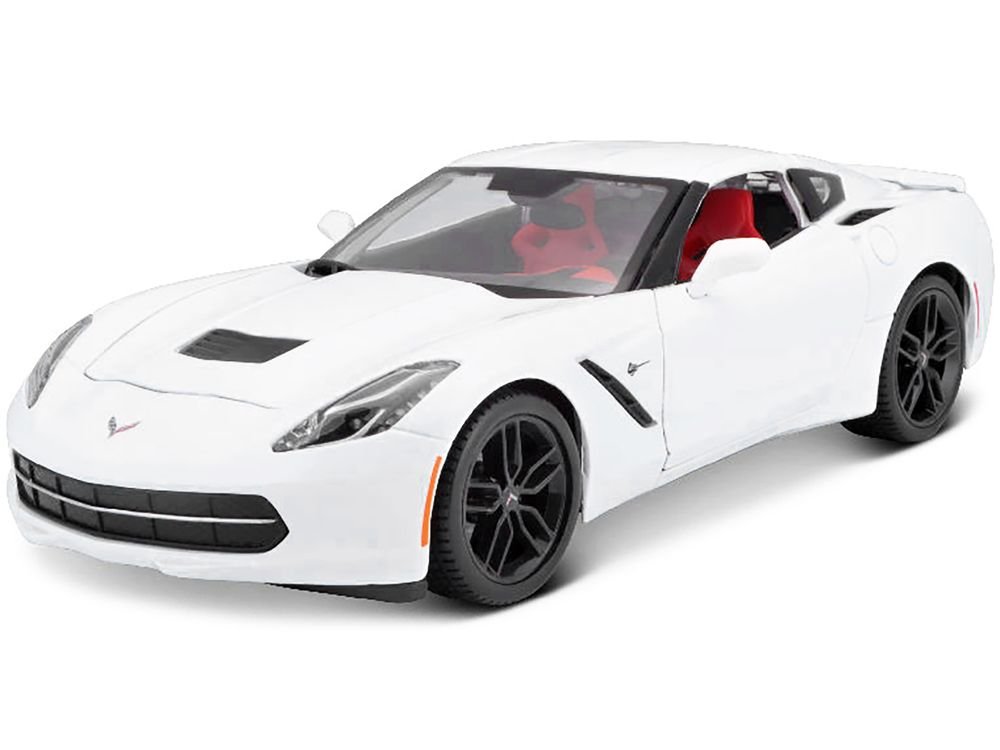 2014 Chevrolet Corvette Stingray C7 Z51 White 1/18 Diecast Model Car by Maisto view 2