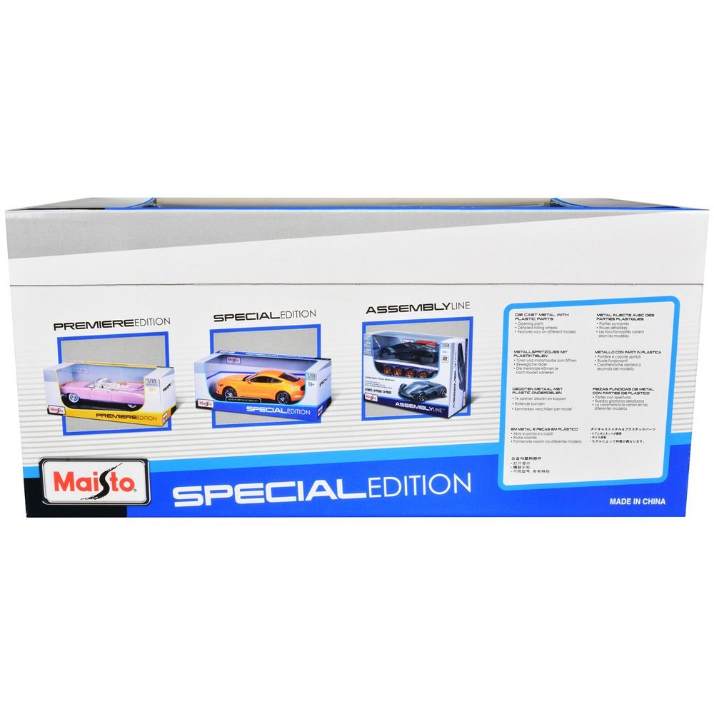 Volkswagen Golf R32 Red 1/24 Diecast Model Car by Maisto view 3