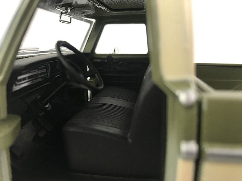 1969 Ford F-100 Pickup Truck Light Green and Cream 1/24 Diecast Model Car by Motormax view 2
