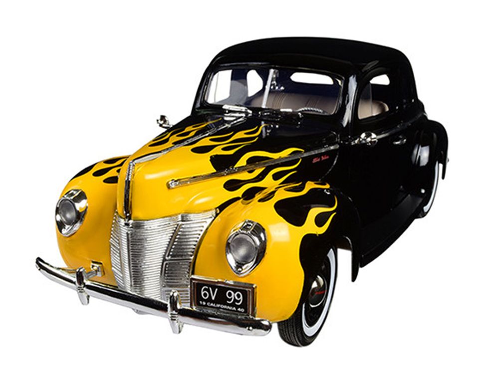 1940 Ford Deluxe Black with Yellow Flames "Timeless Classics" 1/18 Diecast Model Car by Motormax view 2