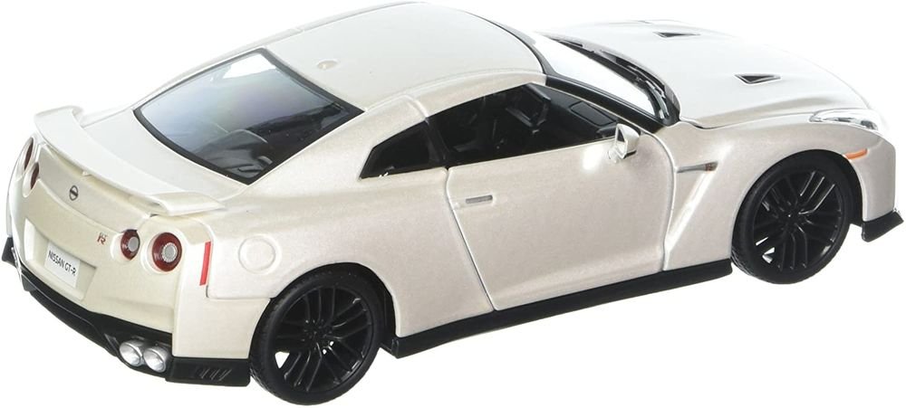2017 Nissan GT-R R35 White 1/24 Diecast Model Car by Bburago view 3