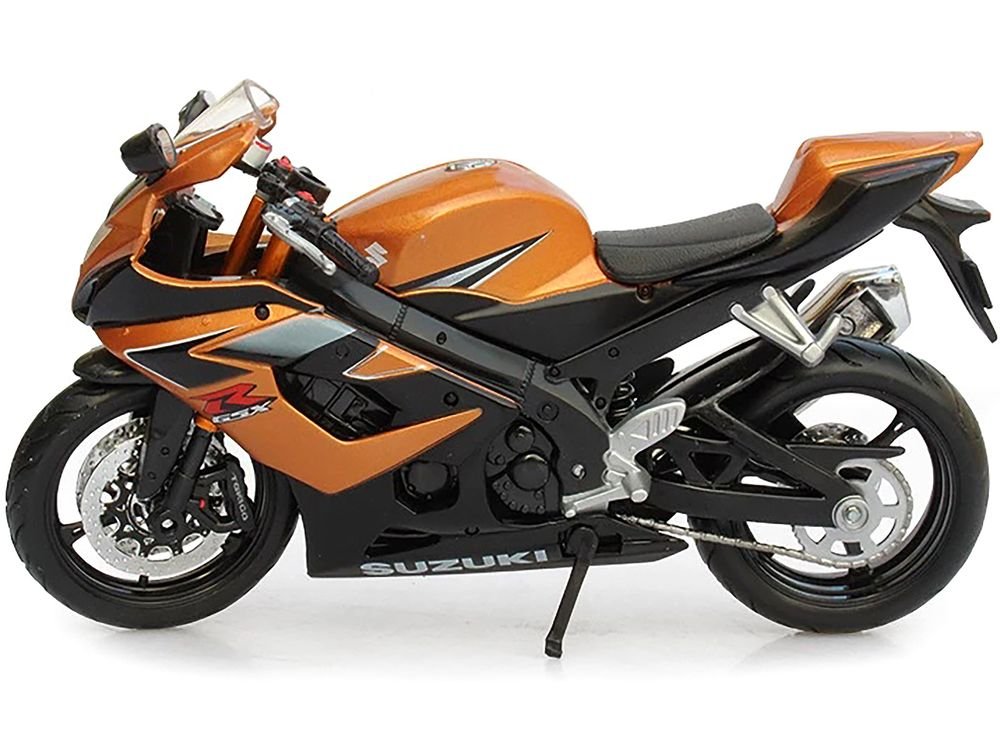 Suzuki GSX R1000 Bronze 1/12 Diecast Motorcycle Model by Maisto view 3