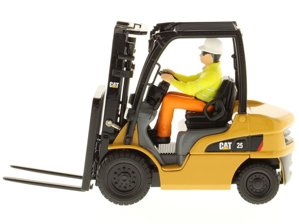 CAT Caterpillar DP25N DP/GP15-35N Range Lift Truck with Operator "Core Classics Series" 1/25 Diecast Model by Diecast Masters view 3