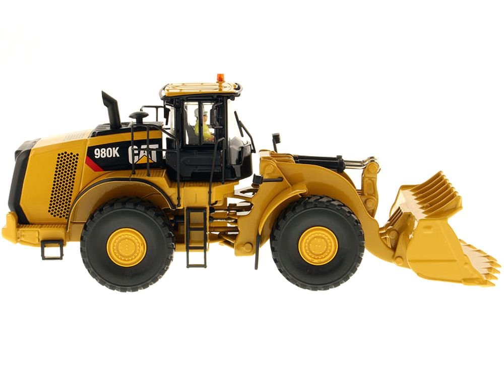 CAT Caterpillar 980K Wheel Loader Rock Configuration with Operator "Core Classics Series" 1/50 Diecast Model by Diecast Masters view 5