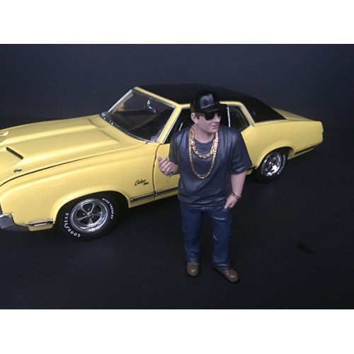 "Hanging Out II" Juan Figurine for 1/18 Scale Models by American Diorama view 2