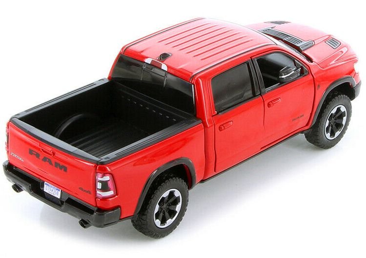 2019 RAM 1500 Rebel Crew Cab Pickup Truck Red 1/24 Diecast Model Car by Motormax view 3