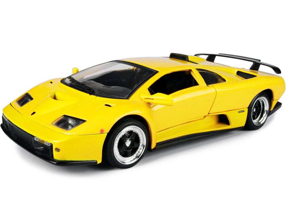 Lamborghini Diablo GT Yellow 1/18 Diecast Model Car by Motormax view 2