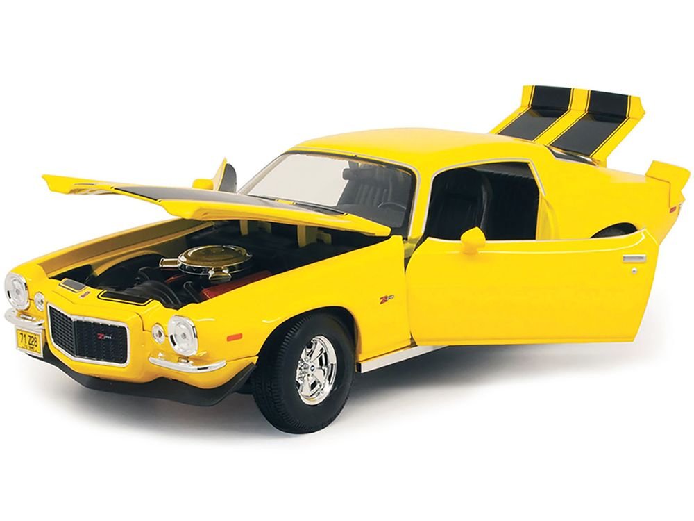 1971 Chevrolet Camaro Yellow with Black Stripes 1/18 Diecast Model Car by Maisto view 3