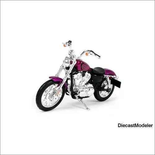 Maisto- Harley-Davidson Motorcycles Series 38-1/18 scale - 2013 XL1200V view 2
