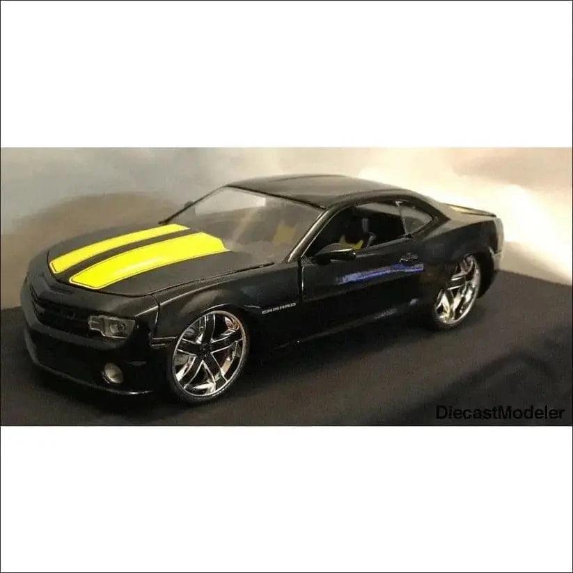 2010 Chevy Camaro SS Hard Top 1:24 scale diecast car view 2