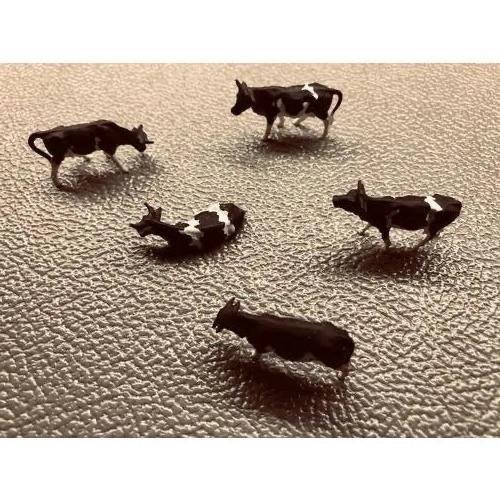 Cows for your HO scale farm (5 Count) - (USED) view 2