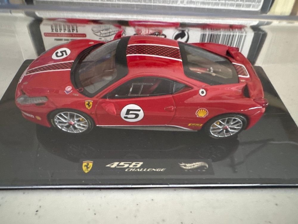 Hot wheels Ferrari 458 challenge 1/43 scale view 2